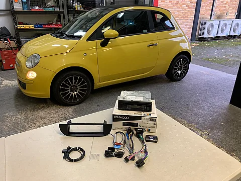 Fiat 500 2010 upgraded with Kenwood KDC-BT560DAB stereo