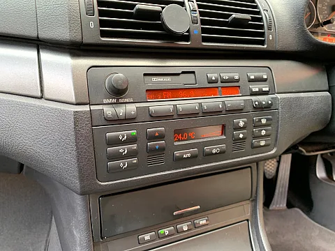 BMW E46 3 Series 2004 factory radio
