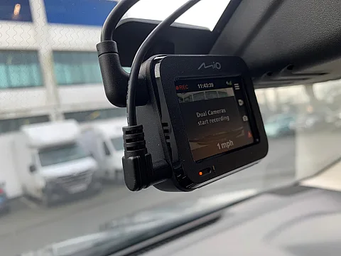 Nissan Qashqai 2012 model fitted with the MiVue C595W Front and Rear Dash Cam