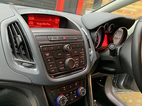 Vauxhall Zafira 2014 factory radio