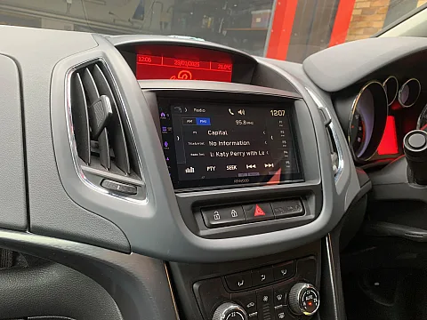 Vauxhall Zafira 2014 upgraded with Kenwood DMX7722DABS CarPlay stereo & CMOS-230 reversing camera