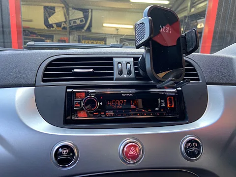 Fiat 500 2015 upgraded with Kenwood KMM-BT508DAB Stereo