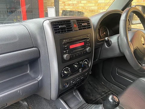 Suzuki Jimny factory radio