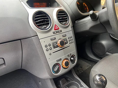 Vauxhall Corsa D 2012 Factory Radio