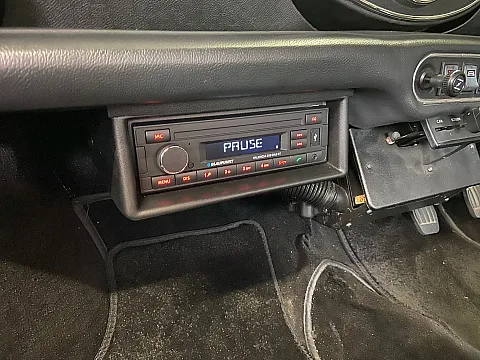 Classic Rover Mini Upgraded with Blaupunkt Valencia 200 DAB BT and JBL Stage1 621 Speakers
