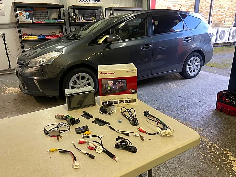 Toyota Prius Plus 2012 Upgraded with the Pioneer SPH-DA77DAB CarPlay stereo