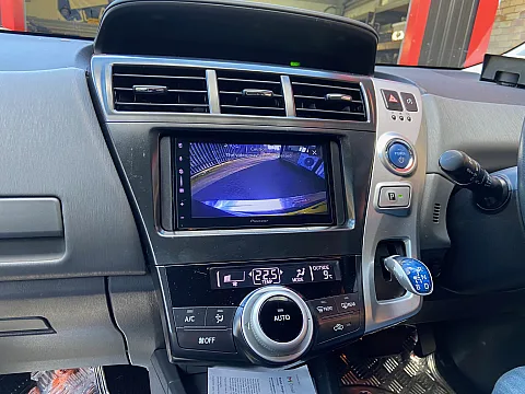 Toyota Prius Plus 2012 Upgraded with the Pioneer SPH-DA77DAB CarPlay stereo