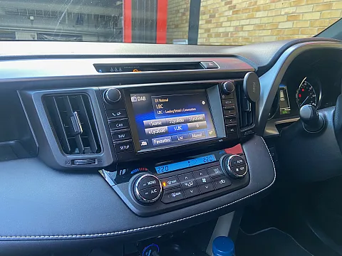 Toyota RAV4 2017 factory radio