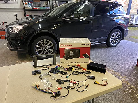 Toyota RAV4 2017 upgraded with Pioneer SPH-EVO950DAB CarPlay stereo