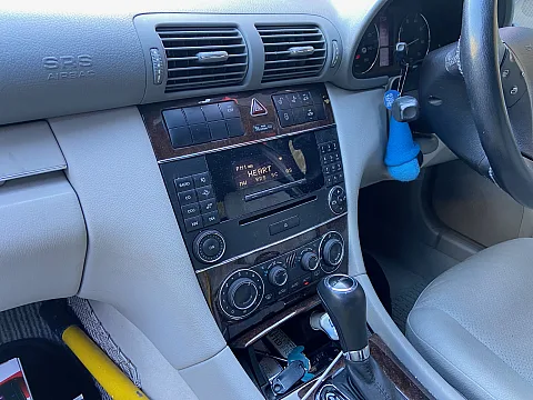 Mercedes C Class 2005 factory radio