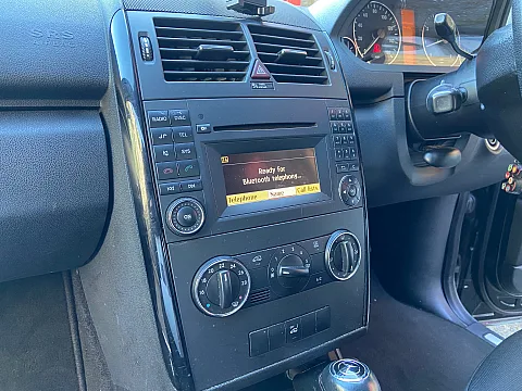 Mercedes A Class 2011 factory radio