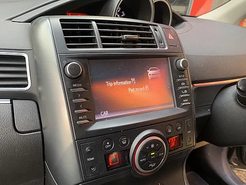 Toyota Corolla Verso 2016 factory radio