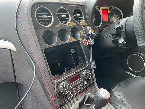 Alfa Romeo Brera 2009 Upgraded with a Pioneer SPH-DA77DAB wireless CarPlay stereo