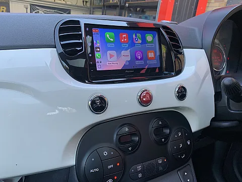 Fiat 500 2015 upgraded with the Pioneer SPH-DA77DAB wireless CarPlay stereo