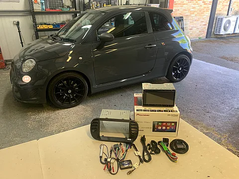 Fiat 500 2010 upgraded with the Pioneer SPH-DA77DAB Wireless CarPlay Stereo