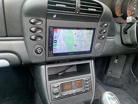 Porsche 996 2003 upgraded with the Pioneer SPH-DA77DAB Wireless CarPlay Stereo