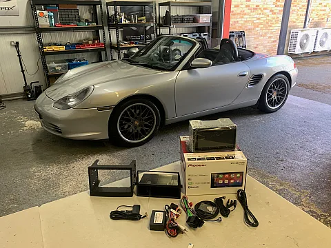 Porsche 996 2003 upgraded with the Pioneer SPH-DA77DAB Wireless CarPlay Stereo