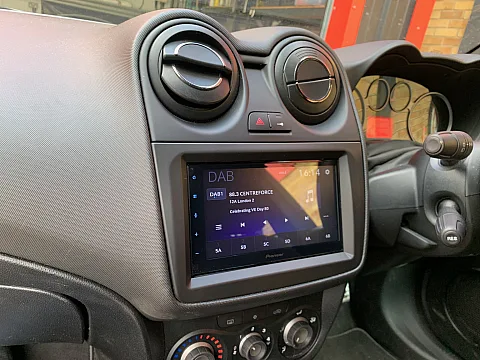 Alfa Romeo Mito 2014 upgraded with Pioneer SPH-DA360DAB wireless CarPlay stereo