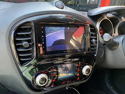 Nissan Juke Upgraded with Pioneer SPH-DA160DAB CarPlay Stereo