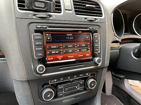 VW Golf 2012 upgraded with a Pioneer SPH-DA160DAB Car Play stereo