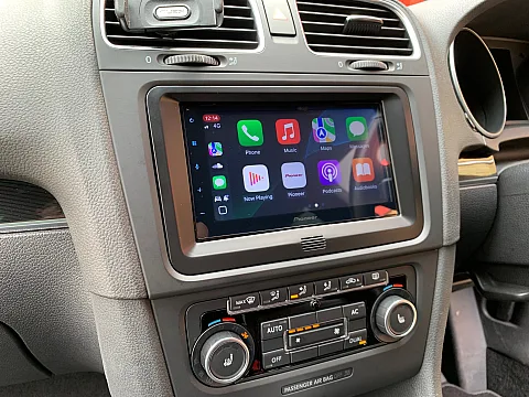 VW Golf 2012 upgraded with a Pioneer SPH-DA160DAB Car Play stereo