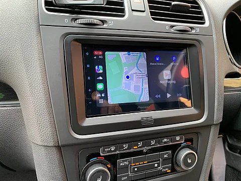 VW Golf 2012 upgraded with a Pioneer SPH-DA160DAB Car Play stereo