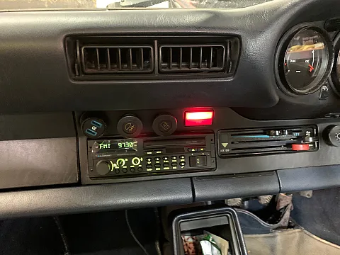Porsche 911 Classic (1980)  Blaupunkt Bremen SQR46DAB Stereo installed