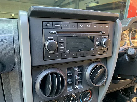 Jeep Wrangler 2007 factory radio