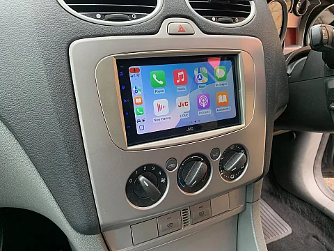 Ford Focus 2010 model upgraded with a JVC KW-M593BT CarPlay stereo