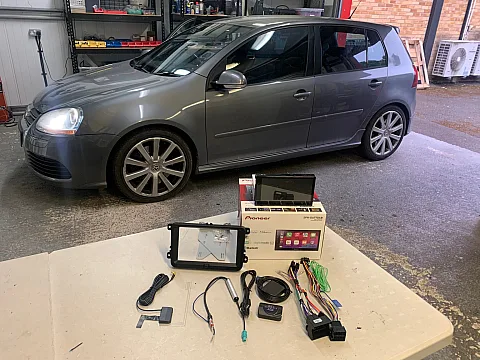 VW Golf 2008 upgraded with Pioneer SPH-DA77DAB Wireless CarPlay Stereo