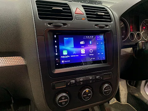 VW Golf 2008 upgraded with Pioneer SPH-DA77DAB Wireless CarPlay Stereo