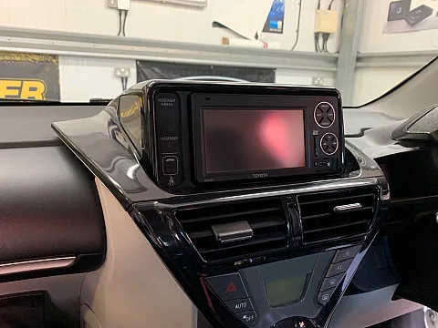 Toyota IQ 2012 upgraded with Pioneer SPH-DA77DAB CarPlay stereo