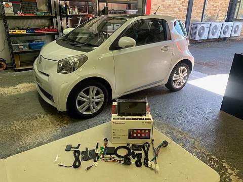 Toyota IQ 2012 upgraded with Pioneer SPH-DA77DAB CarPlay stereo
