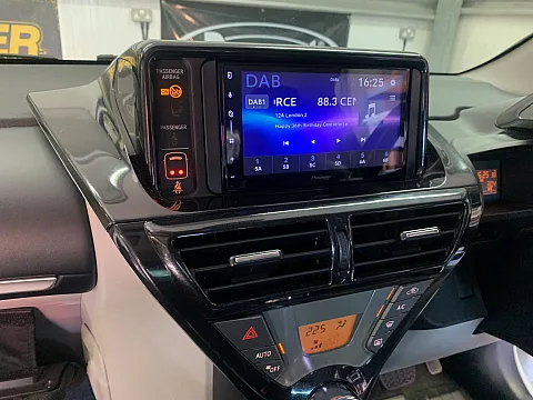 Toyota IQ 2012 upgraded with Pioneer SPH-DA77DAB CarPlay stereo