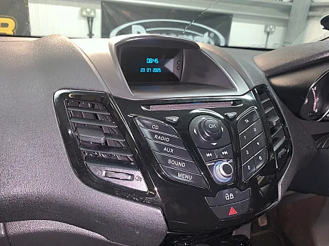 Ford Fiesta 2013 factory radio
