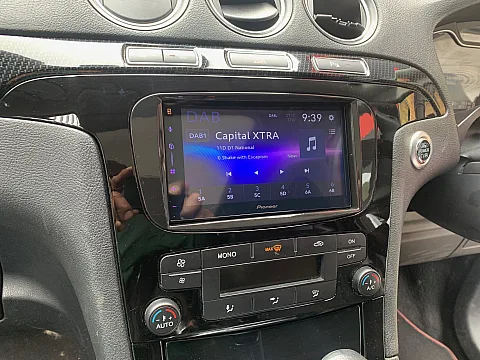 Ford S-MAX 2014 upgraded with Pioneer SPH-DA77DAB CarPlay Stereo