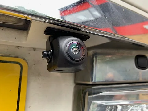 Toyota Alphard 2005 fitted with Pioneer Reversing Camera