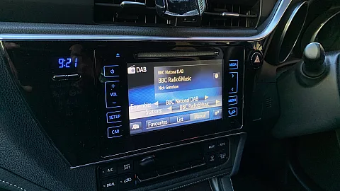 Toyota Auris 2016 Factory radio