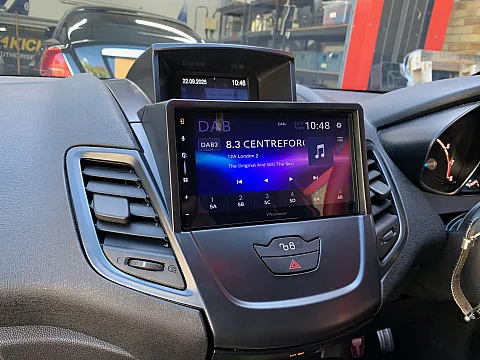 Ford Fiesta 2016 Upgraded with Pioneer SPH-DA77DAB CarPlay Stereo