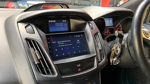 Ford Focus 2014 model upgraded with Pioneer SPH-DA160DAB CarPlay / Android Auto Stereo