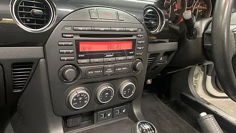 Mazda MX-5 2013 factory radio