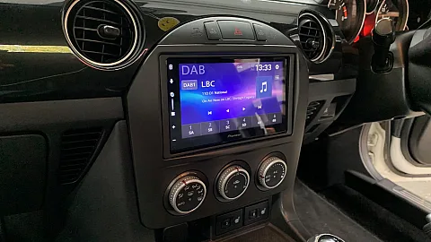 Mazda MX-5 2013 Upgraded with Pioneer SPH-DA77DAB CarPlay Stereo