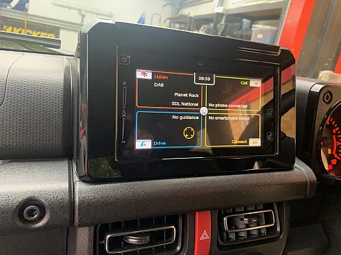 Suzuki Jimny 2018 factory radio