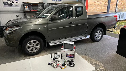 Mitsubishi L200 2017 upgraded with Pioneer SPH-DA77DAB CarPlay Stereo