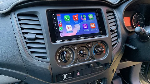 Mitsubishi L200 2017 upgraded with Pioneer SPH-DA77DAB CarPlay Stereo