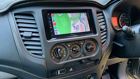 Mitsubishi L200 2017 upgraded with Pioneer SPH-DA77DAB CarPlay Stereo