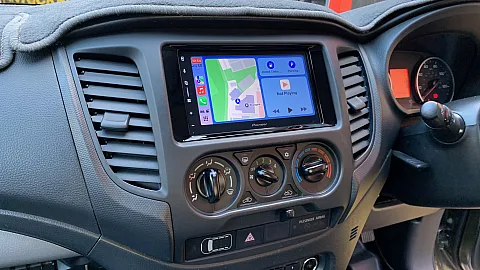 Mitsubishi L200 2017 upgraded with Pioneer SPH-DA77DAB CarPlay Stereo