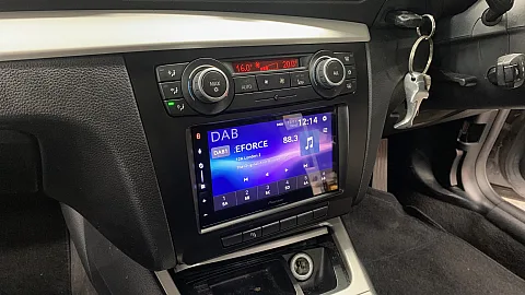 BMW 1 Series 2011 upgraded with Pioneer SPH-DA77DAB CarPlay Stereo