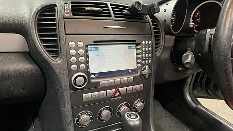 Mercedes-Benz SLK 2006 factory radio
