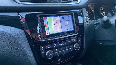 Nissan Qashqai 2015 fitted with Pioneer SPH-DA77DAB CarPlay stereo
